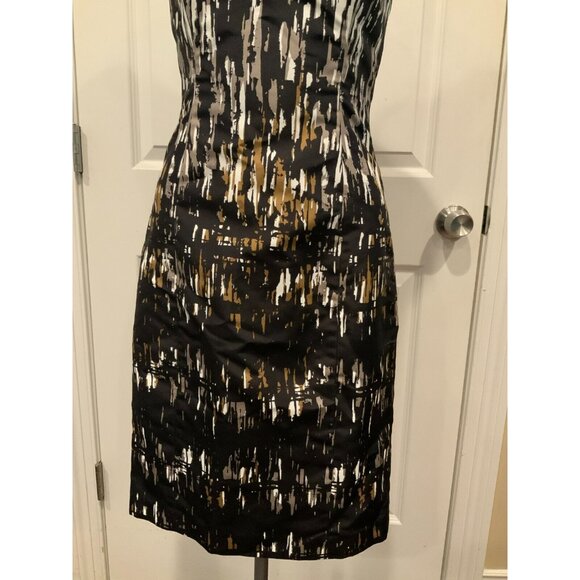 Monique Lhuillier Black Gray White Print V-Neck Fitted Sheath Dress, Size 0 - Picture 3 of 8